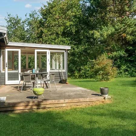 Awesome In With Wifi And 1 Bedrooms Feriehus Melby
